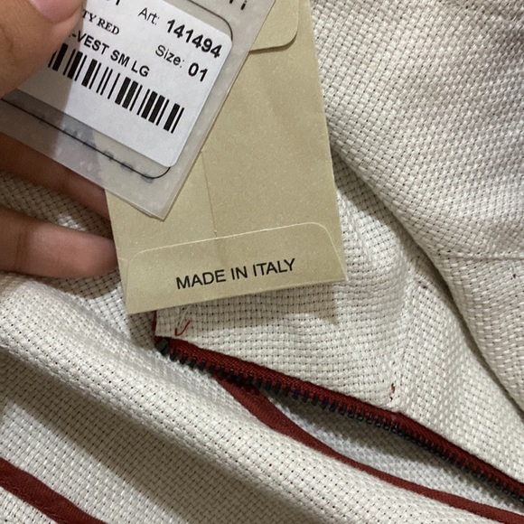 Vest - Picture 6 of 7